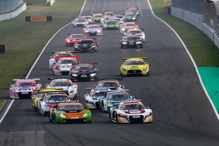 Start frei: Der Auftakt des ADAC GT Masters in Oschersleben