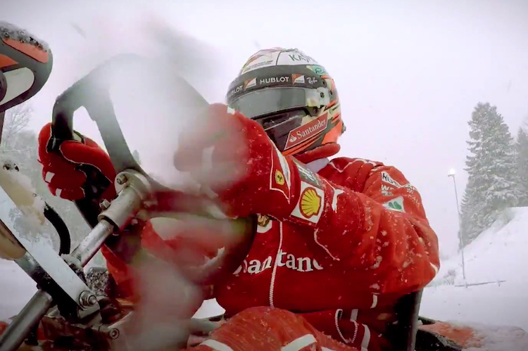 Spass im Schnee: Kimi Räikkönen 