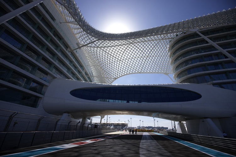 Blick auf den spektakulären Yas Marina Circuit