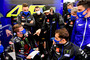 Auch Valentino Rossi hörte sich nach FP2 an, was Garrett Gerloff (links) zu sagen hatte