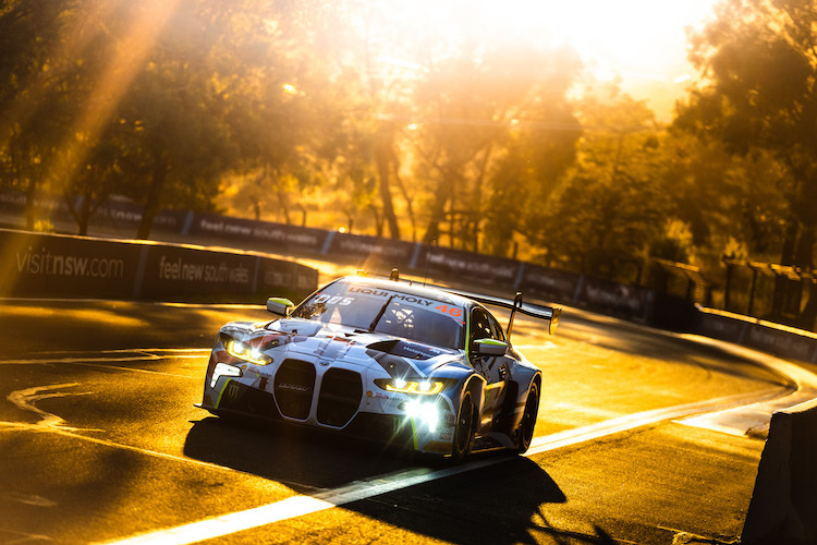 Der Mount Panorama Circuit, der direkt in den Blue Mountains liegt, liefert Jahr für Jahr einige der spektakulärsten Bilder im gesamten Motorsport