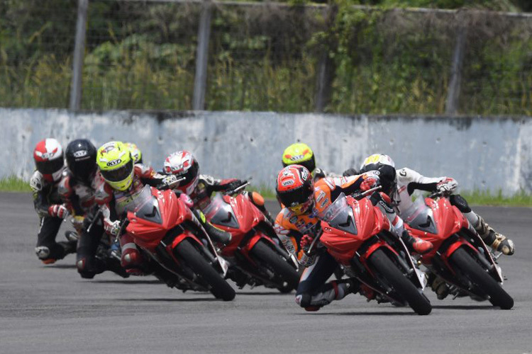Marc Márquez liess es sich nicht nehmen, mit den Teilnehmern der Astra Honda Racing School Indonesia auf die Strecke zu gehen