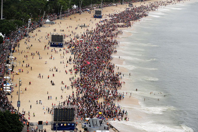 Traumhafte Kulisse für die Air Races: Die Zuschauer in Rio de Janeiro
