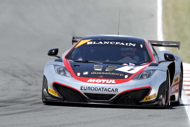 Gewinnt beide Rennen in Navarra - Hexis McLaren MP4-12C