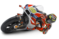Andrea Iannone auf der neuen Ducati Desmosedici für 2016