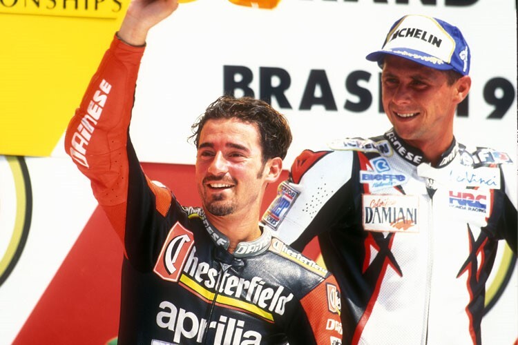 Brasilien-GP (250 ccm) 1995: Sieger Doriano Romboni (re.) neben Max Biaggi