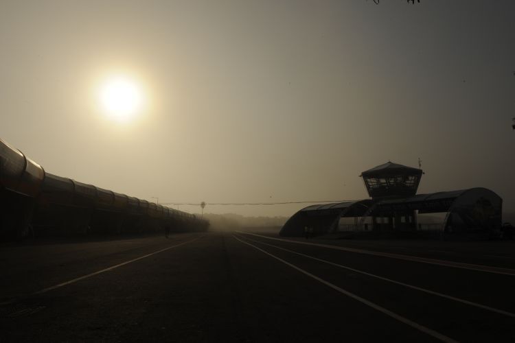 Der Red Bull Air Race Airport – eingehüllt in Nebel