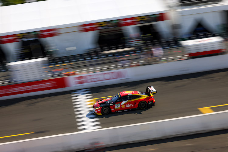  Pole-Position für Sheldon van der Linde