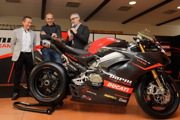 Barni Ducati setzt die neue V4S bereits in der National Trophy in Italien ein