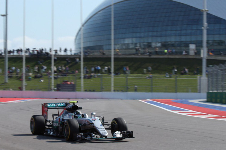 Nico Rosberg auf dem Weg zur Pole-Position in Sotschi