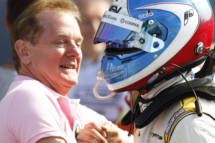 Der ehemalige Formel-1-Pilot Jonathan Palmer bejubelt den Monza-Sieg seines Sohnes Jolyon