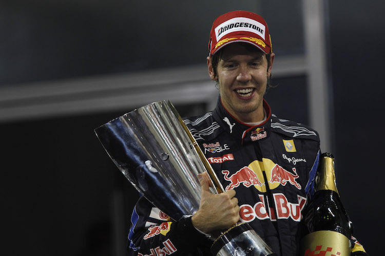 Sebastian Vettel feiert seinen WM-Titel 2010