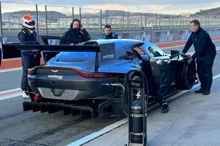 Als erstes Kundenteam testete Comtoyou Racing den neuen Aston Martin Vantage GT3