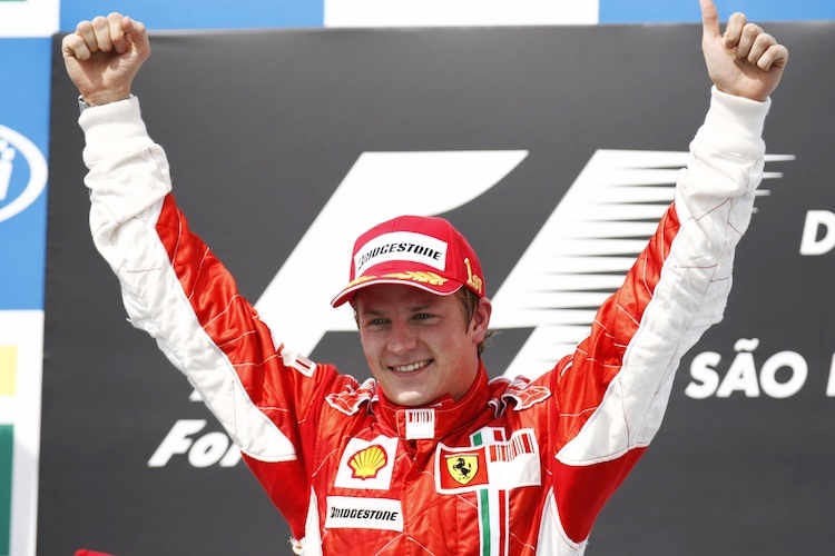 Kimi Räikkönen feierte 2007 seinen Titelgewinn in Brasilien