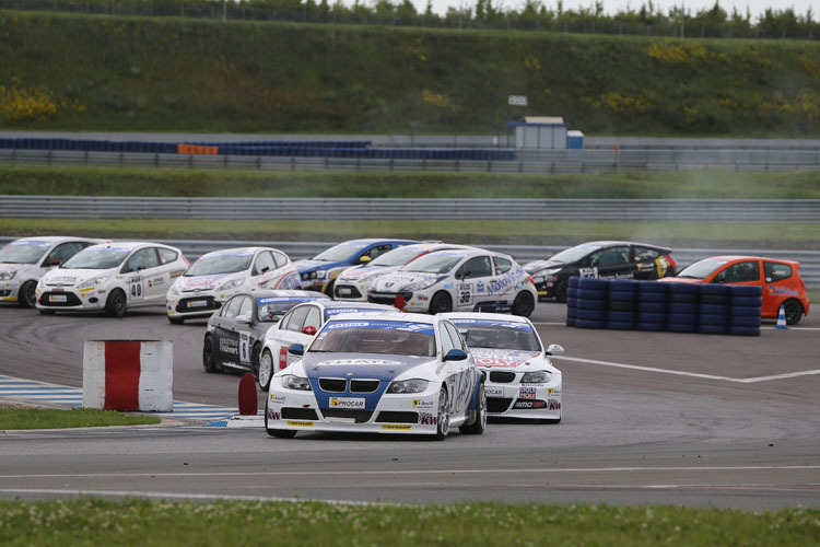Die Procar gibt 2013 beim ADAC GT Masters Gas