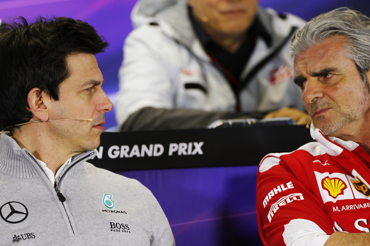 Toto Wolff und Maurizio Arrivabene: «Sind wir ein Kartell?» – «Nö. Und jetzt lass uns essen gehen.»