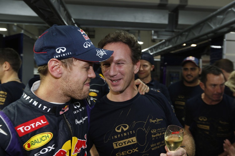 Freude herrscht: Sebastian Vettel lässt sich feiern