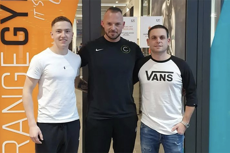 Michel-Caspar Wieth, Fitness-Coach Chris Sanwald und Sandro Cortese (v.l.)