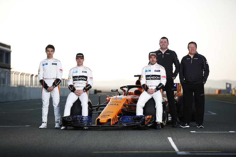 McLaren zu Saisonbeginn 2018 (von links): Lando Norris, Stoffel Vandoorne (entlassen), Fernando Alonso (fährt 2019 keine Formel 1), Teamchef Eric Boullier (gegangen), CEO Zak Brown