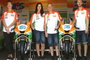 In der Mitte: Gary Reynders mit Frau Andie