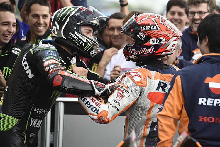 Jonas Folger mit Marc Márquez