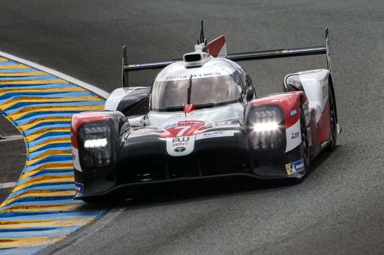 Führt die 24h von Le Mans an: Der Toyota TS050 Hybrid