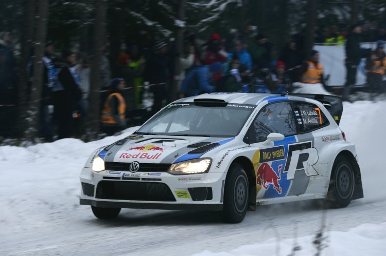 Erste Bestmarke für Jari-Matti Latvala