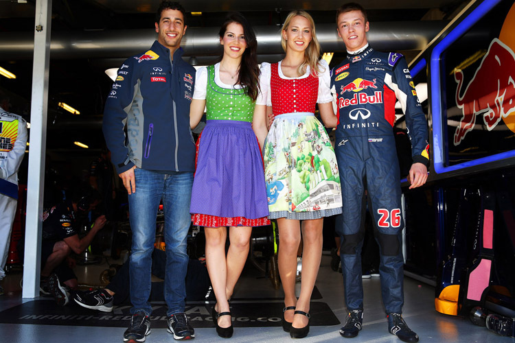 Zwei Formula Unas waren in Melbourne bei den Red Bull Racing-Piloten Daniel Ricciardo und Daniil Kvyat zu Besuch