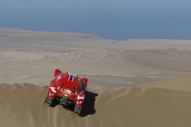 Der HS-Buggy in den Dakar-Dünen