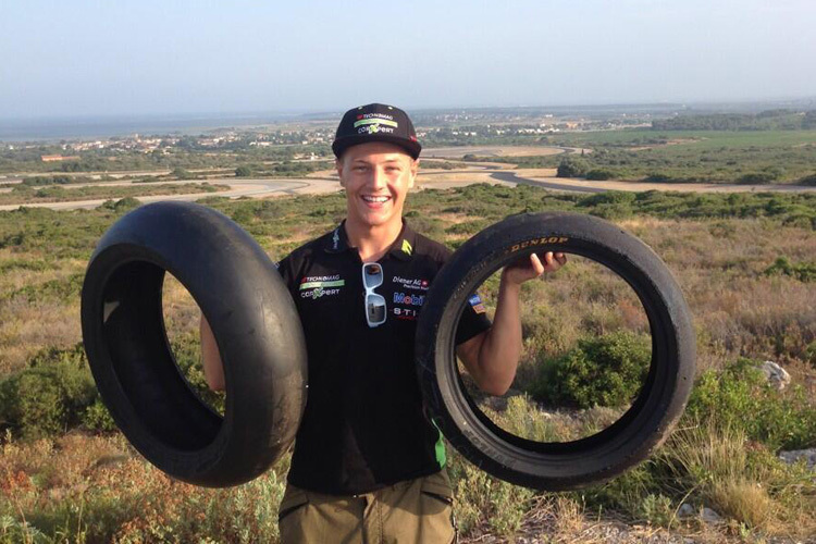 Reifenhersteller Dunlop engagierte Dominque Aegerter für einen dreitägigen Test