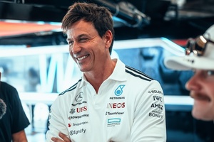Mercedes-Teamoberhaupt Toto Wolff warnt vor zu hohen Erwartungen)
