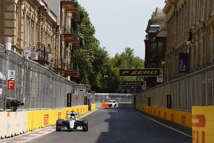 Lewis Hamilton 2016 in Baku