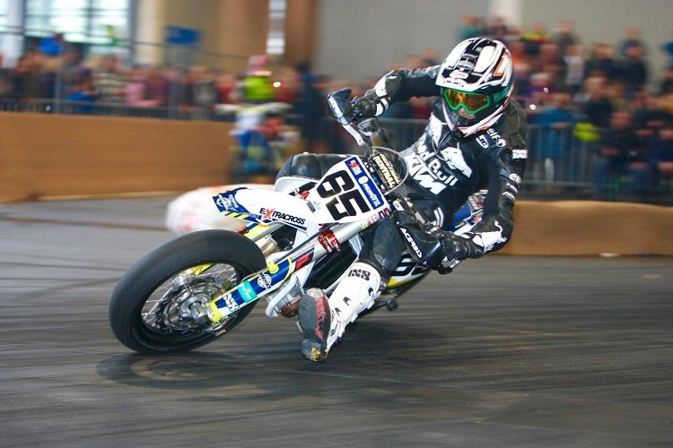 Philipp Öttl beim Supermoto-Showrennen in Friedrichshafen