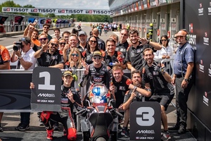 Brünn 2025: Die Intact-GP-Piloten Pini und Munoz auf den Startplätzen 1 und 3)