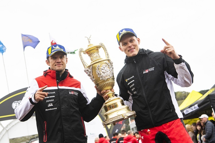 Die neuen Rallye-Weltmeister Martin Järveoja (li.) und Ott Tänak