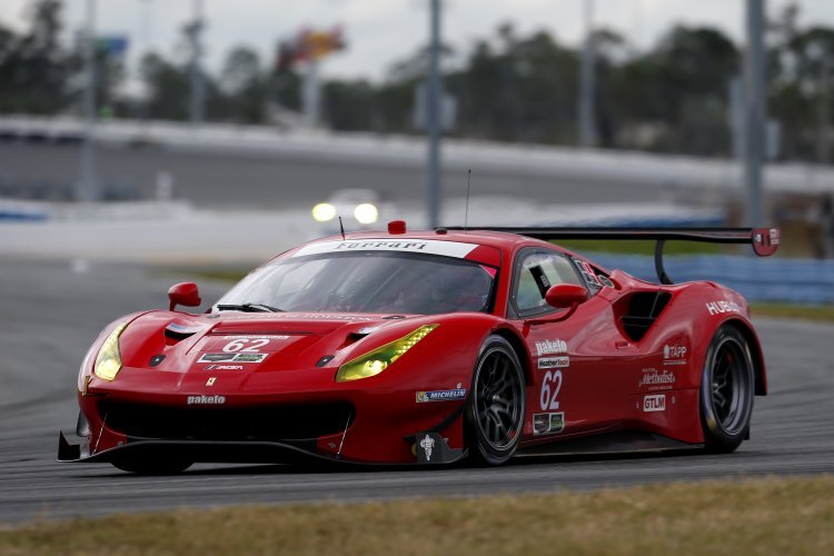 Der Ferrari 488 GTE von Risi Competizione beim BoP-Test in Daytona