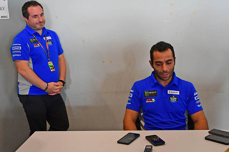Buriram-GP 2022: Danilo Petrucci mit Suzuki-Pressesprecher Federico Tondelli