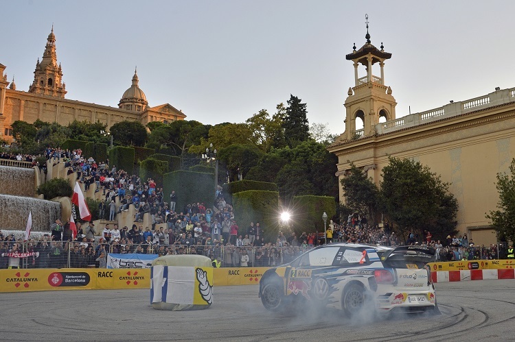 Jari-Matti Latvala auf dem Zuschauer-Parcours in Barcelona 2015