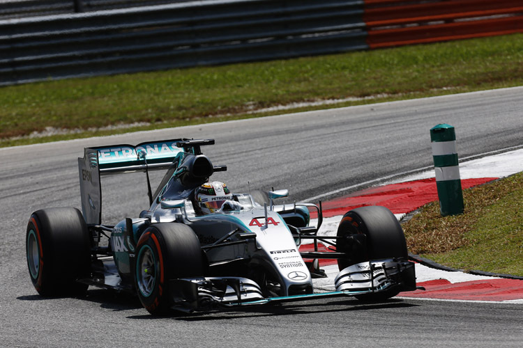 Lewis Hamilton sicherte sich im zweiten freien Training zum Malaysia-GP die Bestzeit