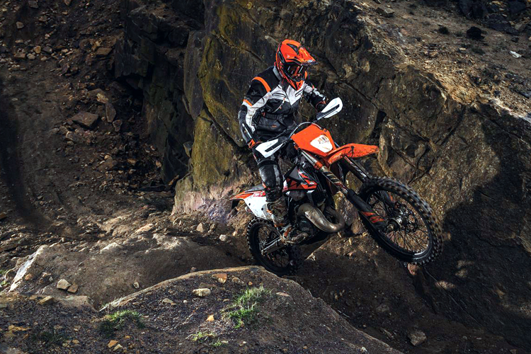 Die KTM 300 EXC TPI in Action