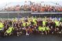 Gruppenfoto der siegreichen Red Bull Racing-Honda-Mannschaft
