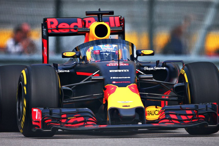 Daniel Ricciardo in Sotschi mit dem Aeroscreen