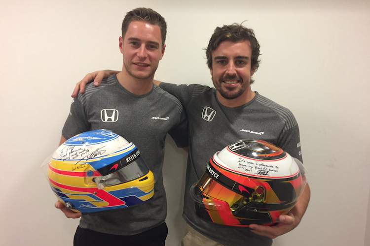 Am Ende der Saison 2017 tauschten Stoffel Vandoorne und Fernando Alonso die Helme