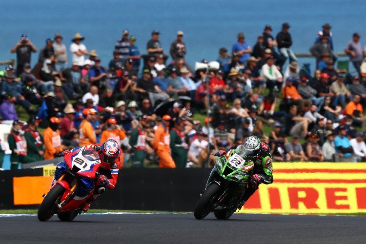 Leon Haslam (Honda) vor Alex Lowes (Kawasaki)