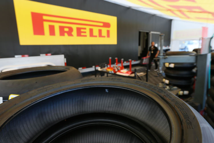 Pirelli wird bis 2018 die Superbike-WM mit Einheitsreifen beliefern