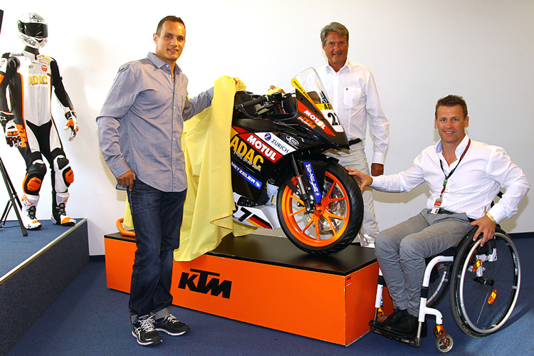 Alex Hofmann, Pit Beirer und Hermann Tomczyk enthüllen die KTM RC390