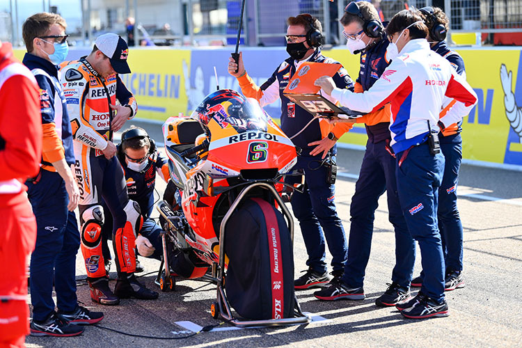 Stefan Bradl am Grid in Aragón