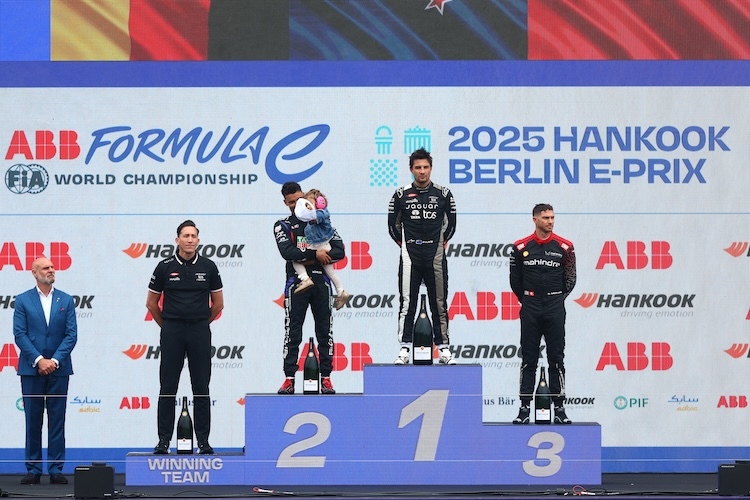 Evans siegte im ersten Formel-E-Lauf in Berlin vor Wehrlein und Mortara
