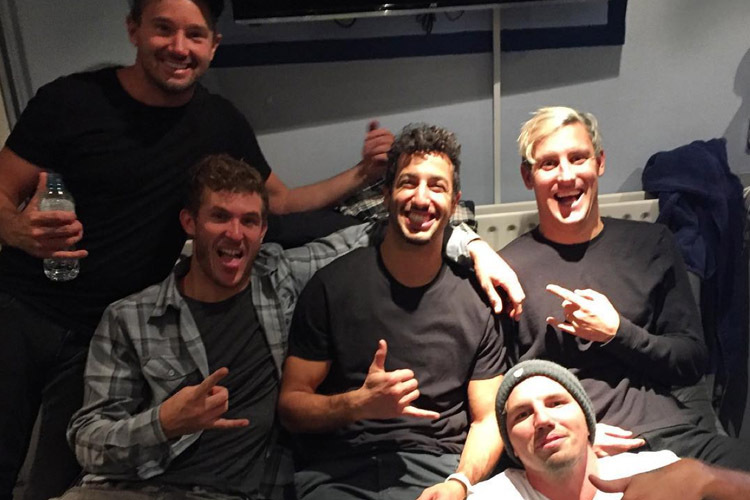 Daniel Ricciardo rockte gemeinsam mit seinen Landsleuten der Metalcore-Band Parkway Drive in London die Bühe