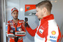 Casey Stoner mit Ducati-Werkspilot Andrea Dovizioso
